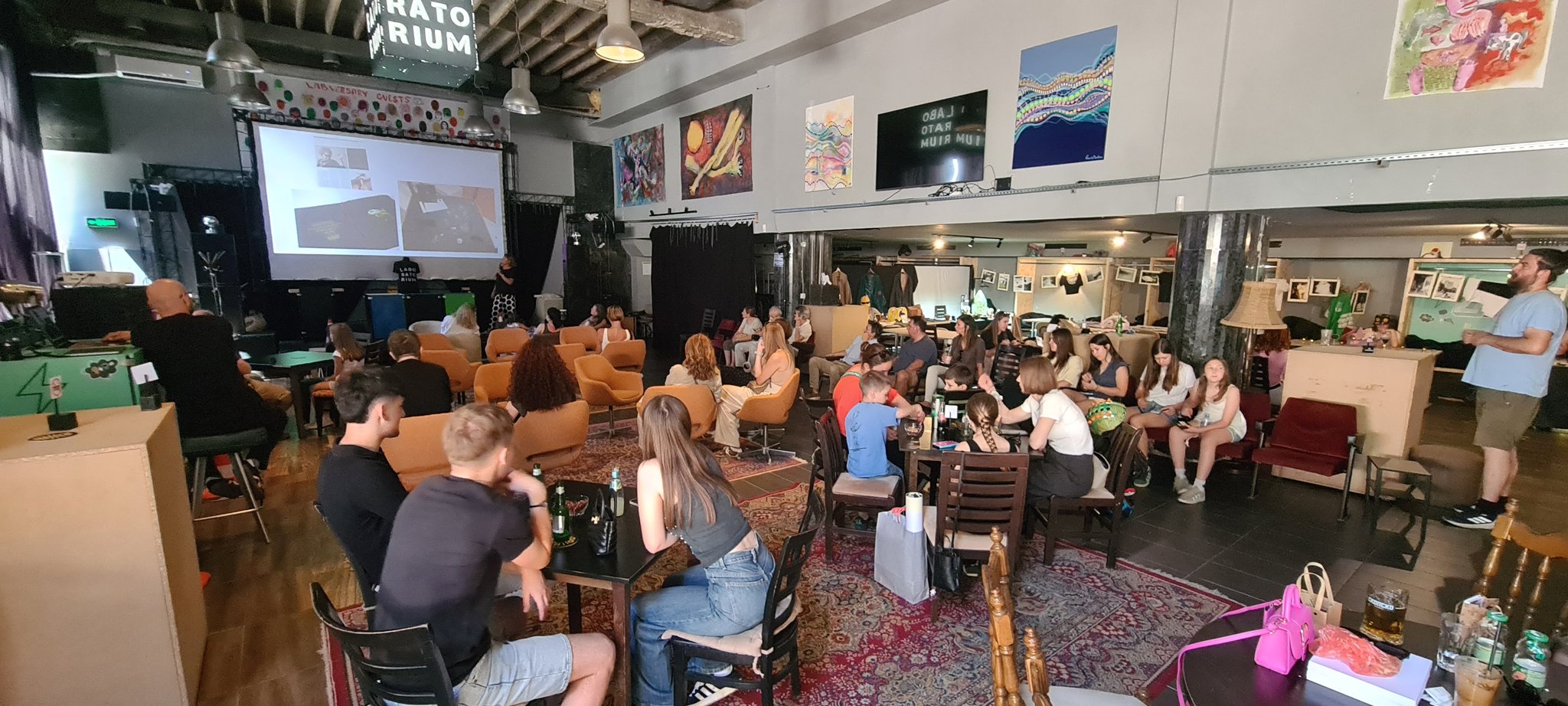 Made by Hands — audience at Laboratorium