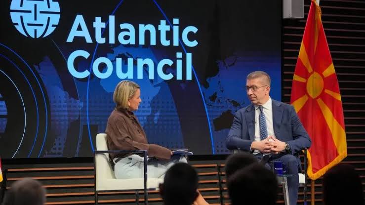 "Институции, не идентитет": Мицкоски со нова формулација за спорот со Бугарија, од Њујорк